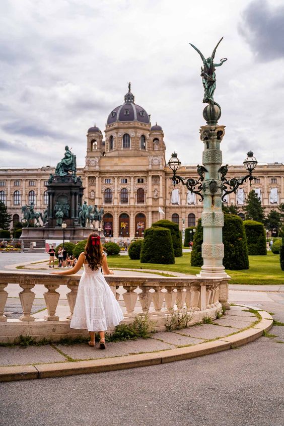 //www.som2travel.es/cdn/images/content/Austria/Viena Pequeña 1.jpg